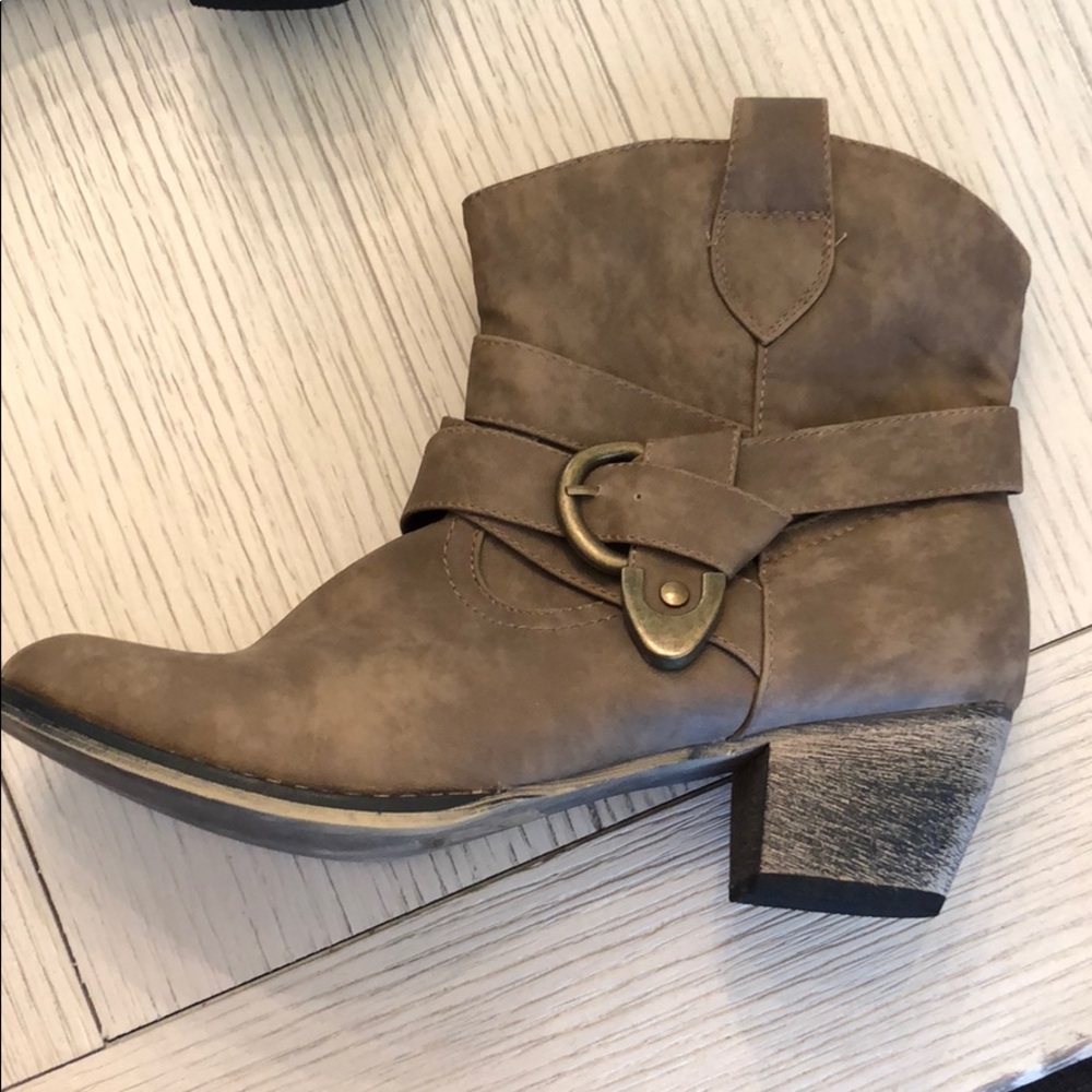 NWT Booties - Picture 5 of 5